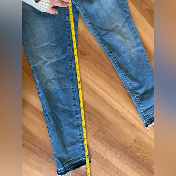 AG Adriano Goldschmied Stilt Crop Cigarette Crop Size 26. Super soft! - Picture 11 of 12